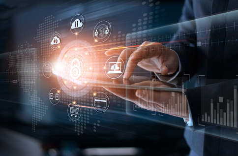 Hand interagerar med ett digitalt gränssnitt med låssymbol och ikoner för data och analys, som illustrerar cybersäkerhet och skydd av information