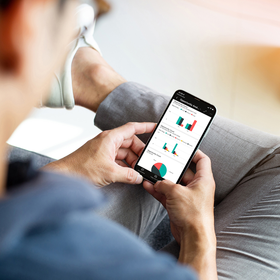 Mobil dataanalys med dashboards och KPI:er i realtid för beslutsstöd i affärssystem