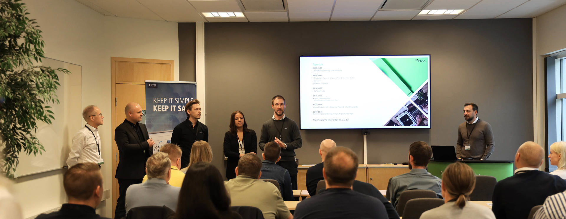 Seminariedeltagare lyssnar på presentation om Pyramid affärssystem under kundevent i Jönköping med fokus på digitalisering och verksamhetsutveckling