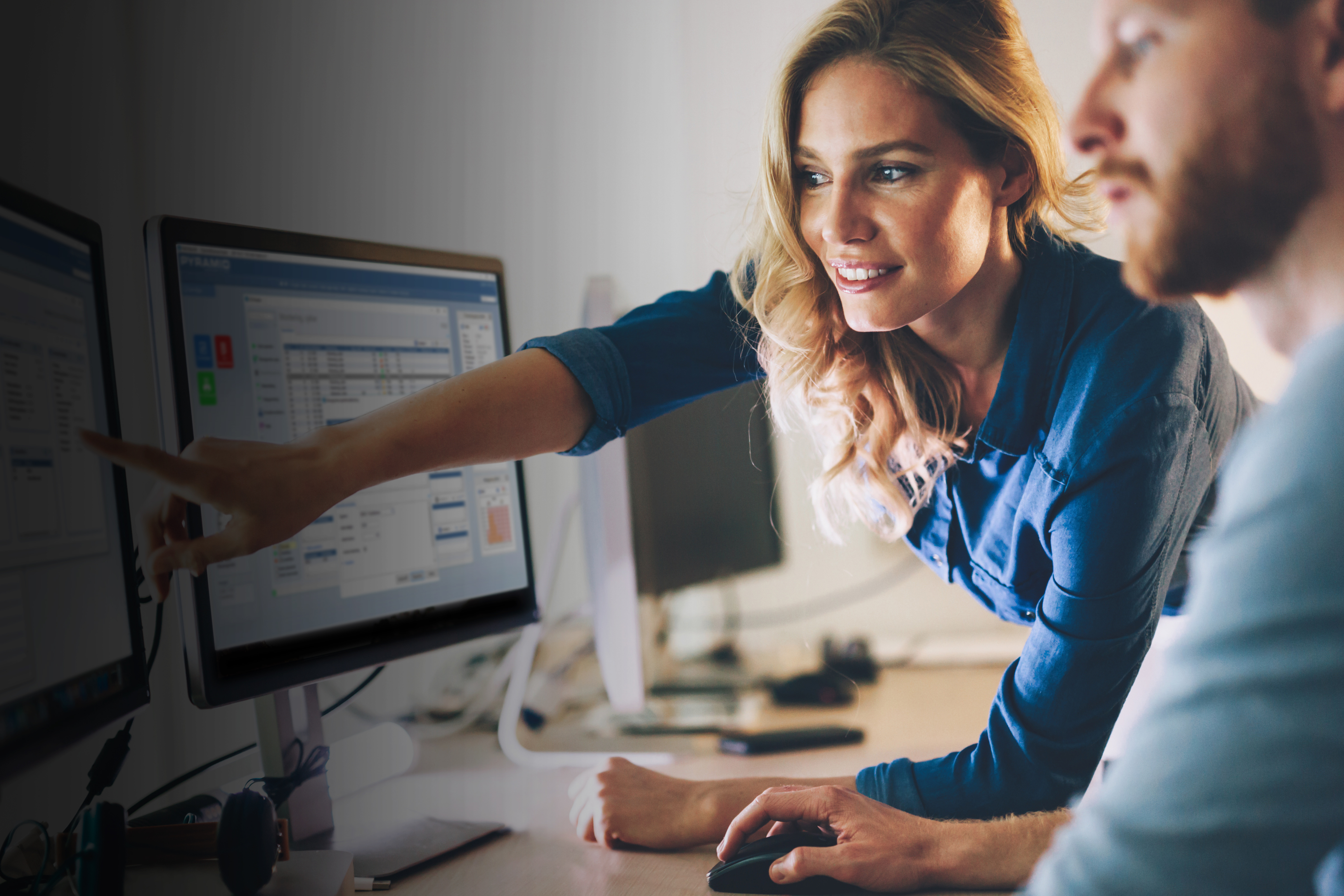 Pyramid Business Studio 1