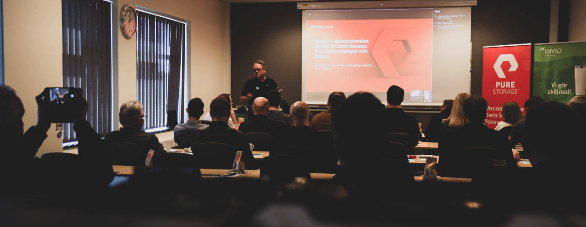 Seminarium om datalagring och IT-infrastruktur med presentation från Pure Storage och INVID inför deltagare
